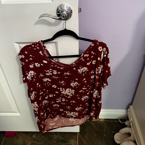 Justify Tops - Gently loved women’s justify tshirt